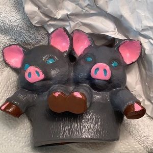 Pig  plant decoration.